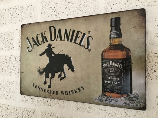 Metalen bord met geschilderde Jack Daniel's items